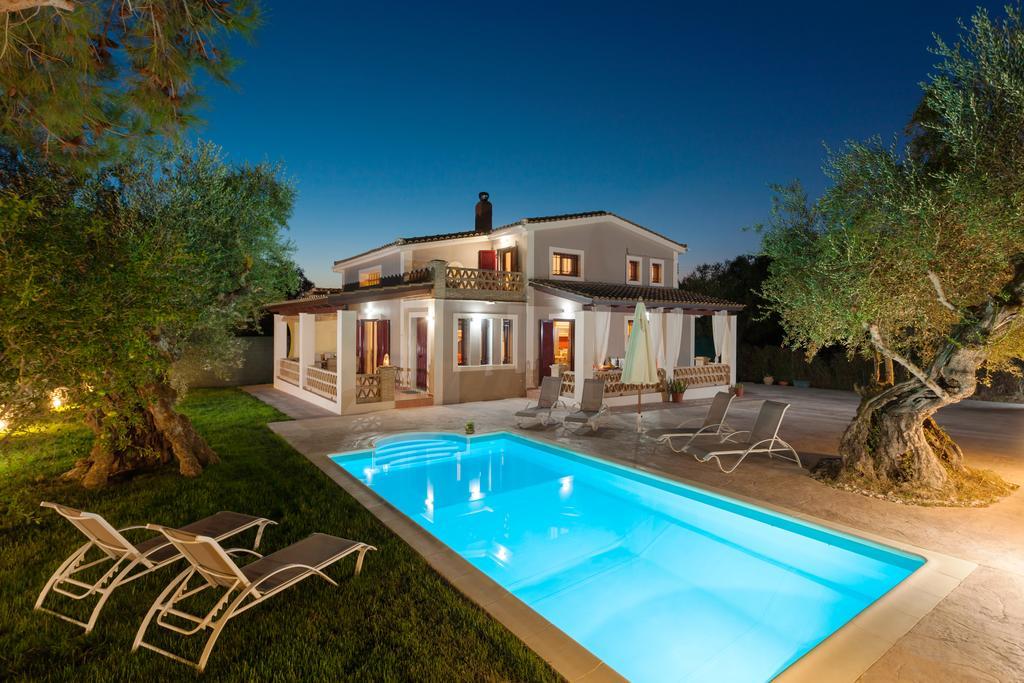Evalexia Villa - Luxury Villa With Private Pool Near Laganas Perfect For Groups By Villa Mana Gers Kalamákion Zewnętrze zdjęcie