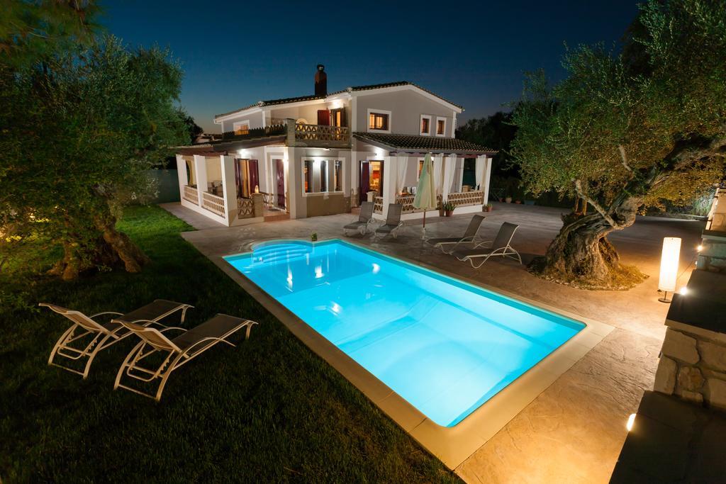 Evalexia Villa - Luxury Villa With Private Pool Near Laganas Perfect For Groups By Villa Mana Gers Kalamákion Zewnętrze zdjęcie