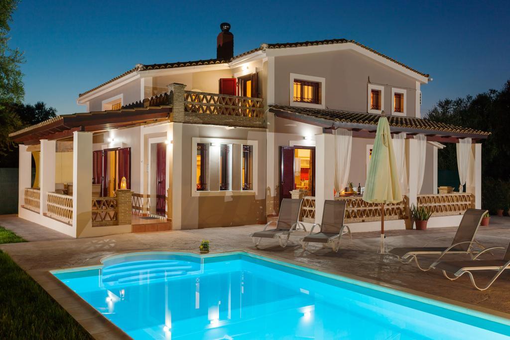 Evalexia Villa - Luxury Villa With Private Pool Near Laganas Perfect For Groups By Villa Mana Gers Kalamákion Zewnętrze zdjęcie
