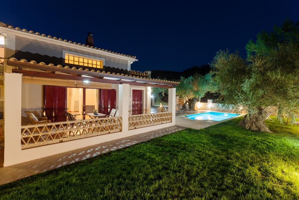 Evalexia Villa - Luxury Villa With Private Pool Near Laganas Perfect For Groups By Villa Mana Gers Kalamákion Zewnętrze zdjęcie