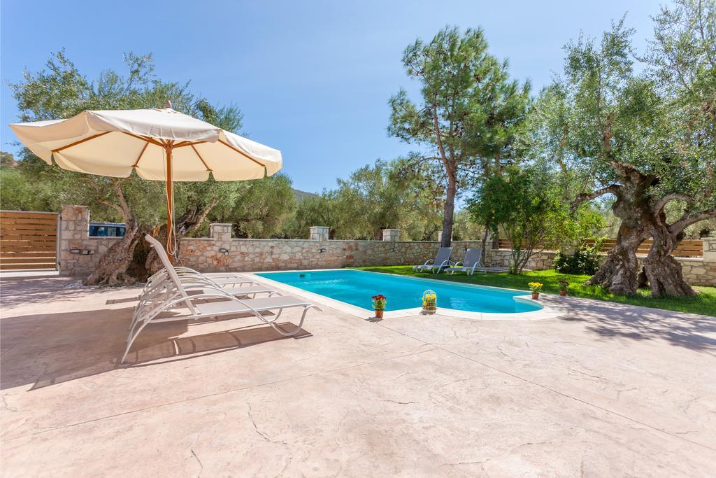 Evalexia Villa - Luxury Villa With Private Pool Near Laganas Perfect For Groups By Villa Mana Gers Kalamákion Zewnętrze zdjęcie