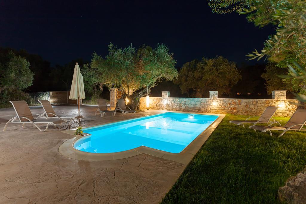 Evalexia Villa - Luxury Villa With Private Pool Near Laganas Perfect For Groups By Villa Mana Gers Kalamákion Zewnętrze zdjęcie